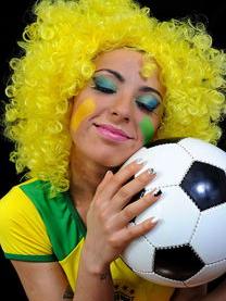 内马尔回归赛场，战术调整首场状态亮眼，TL观众沸腾！