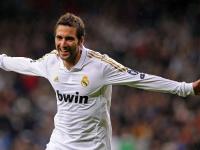 哈登在掘金比赛中挺进下一轮，关键助攻引发热议！