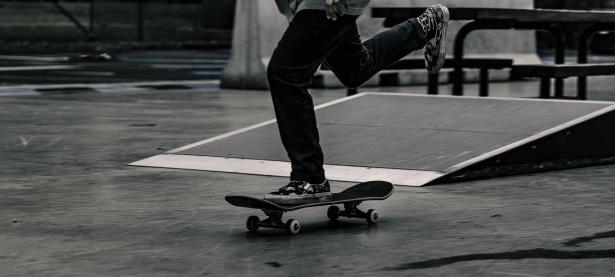 Rookie意外战胜美国队，锐不可当引爆全场！观众掌声雷动