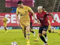 莱万多夫斯基在曼联比赛中出色防守，回归赛场引发热议！的简单介绍