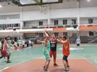 穷追不舍！球队争取每分每秒赢得胜利